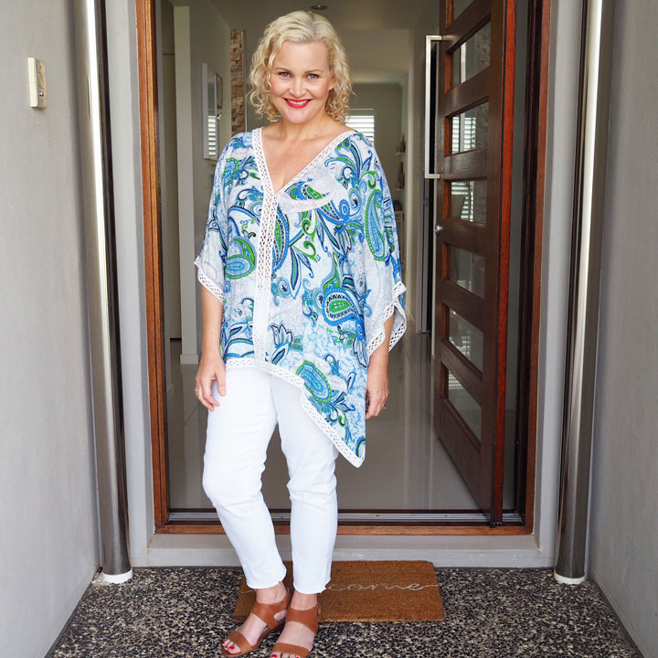 Finding the perfect pair of white jeans can be a bit of a battle. But don't worry because I am here to help. Here are 5 white jeans to wear this Summer. Featuring 7/8 fringe hem white jean from Katies by Kirsten and co www.kirstenandco.com Finding the perfect pair of white jeans can be a bit of a battle. But don't worry because I am here to help. Here are 5 white jeans to wear this Summer. Featuring 7/8 fringe hem white jean from Katies by Kirsten and co www.kirstenandco.com